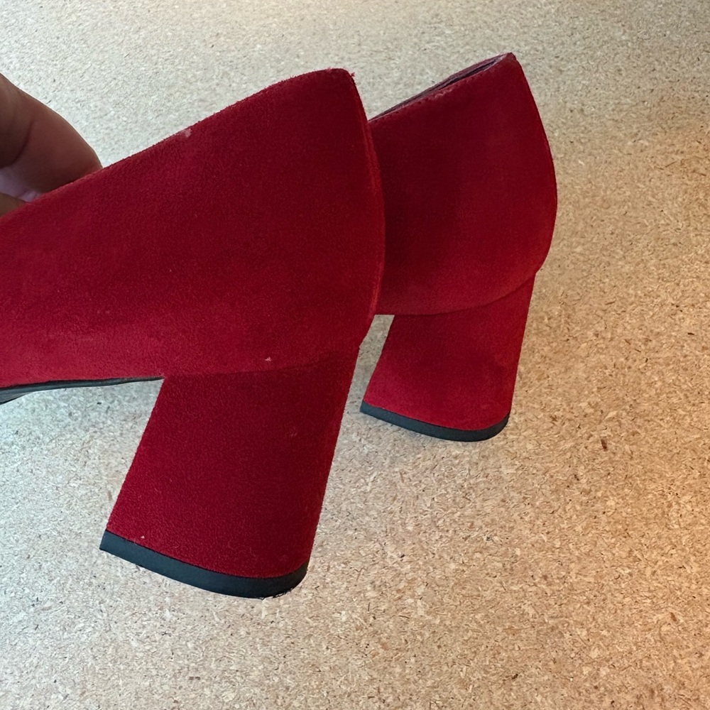 Stuart Weitzman suede heels - Picture 7 of 10